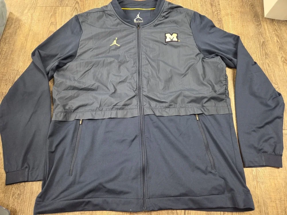 Jordan Men's Michigan Wolverines Victory 1/2-Zip Jacket XL Navy Blue